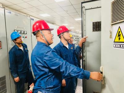 陜鋼集團(tuán)漢鋼公司“把脈問(wèn)診”查隱患 “對(duì)癥開(kāi)方”保安全 筑牢電氣信號(hào)設(shè)備裝置制造安全防線